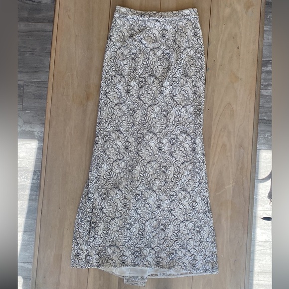 Vintage Belle by BADGLEY MISCHKA Floral Lace Overlay Fishtail Maxi Skirt Size 6 - Picture 3 of 12